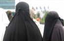 une-surveillante-et-une-institutrice-niqabees-suspendues