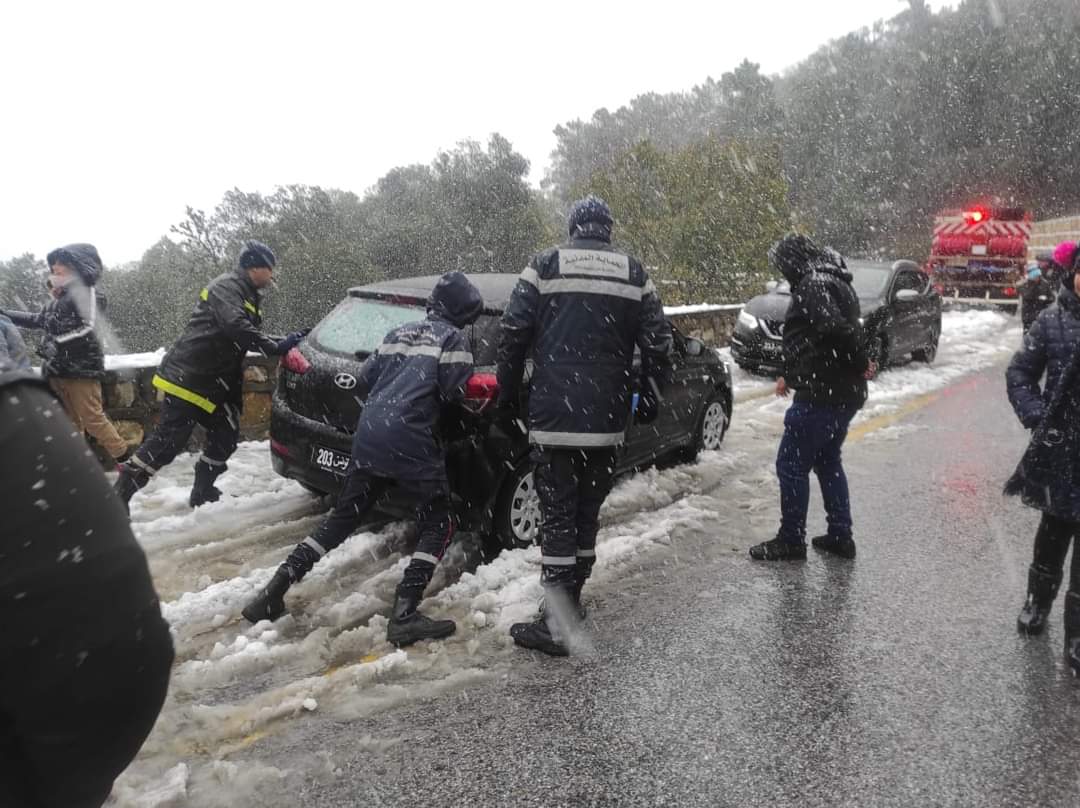 Fermeture de plusieurs routes pour chutes de neige